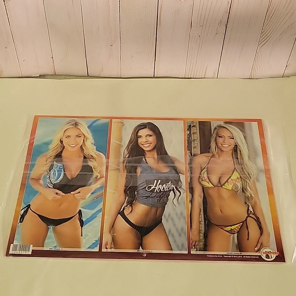 New-sealed Never Used HOOTERS Collection Calendar Girls 2016